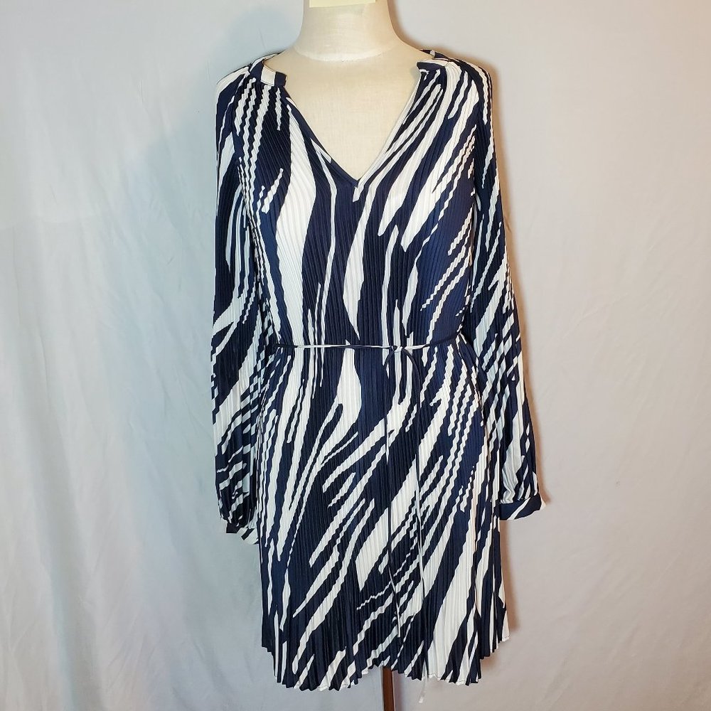 Banana Republic Long Sleeve Pleated Dress